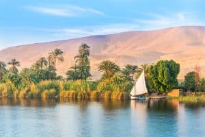 Een boot op rivier de Nijl in Egypte
