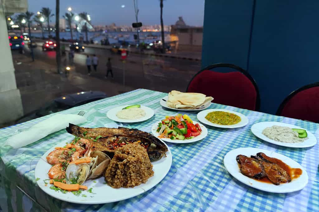 Eten in Egypte aan het strand